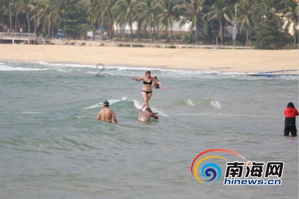 修一条长1千米的水渠，已经修好了412米，剩下的如果每天修80米，还需要多少天修完？游戏画面