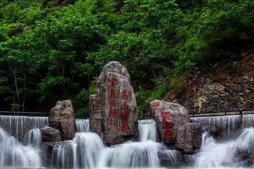 马上观：从汉服到新中式穿搭看中国传统文化的复苏与振兴